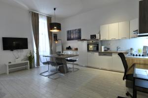Kuchyňa alebo kuchynka v ubytovaní Apartment Antiope