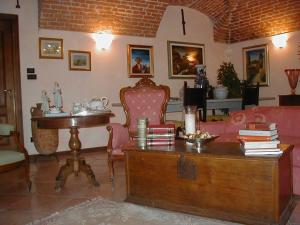 Posedenie v ubytovaní Torre dei Frati Bed & Breakfast