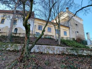 Budova, v ktorej sa apartmán nachádza