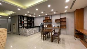Kuchyň nebo kuchyňský kout v ubytování Kaili Hot Spring Hotel