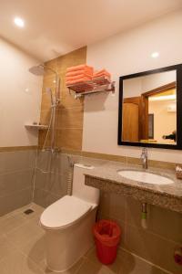 Ένα μπάνιο στο 26 Topaz Hotel