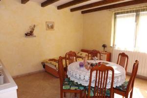 Posezení v ubytování Apartment in Umag with WiFi 853-2