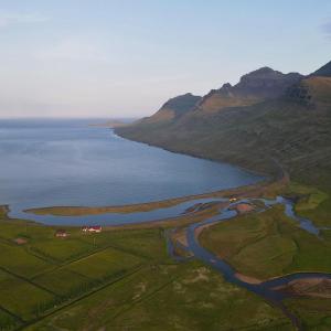 Fotografie z fotogalerie ubytování Óseyri Hlaðan -The Barn studio apartment v destinaci Stöðvarfjörður
