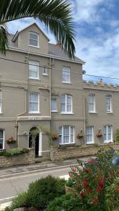 Gallery image of The Poplars Guest House in Combe Martin