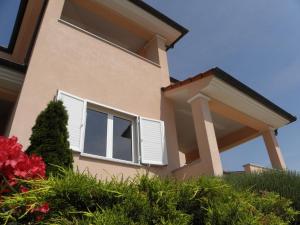 Zdjęcie z galerii obiektu Apartment in Premantura with terrace, air conditioning, WiFi, washing machine 3352-26 w mieście Premantura