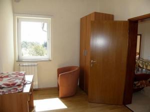 Zdjęcie z galerii obiektu Apartment in Premantura with terrace, air conditioning, WiFi, washing machine 3352-26 w mieście Premantura