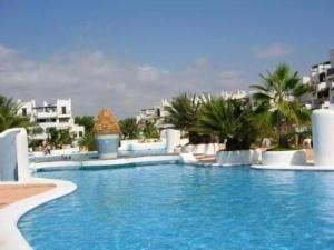 Bazén v ubytování Marina Dor - Cala Egos- Sunny ground floor apartment with large garden nebo v jeho okolí