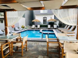 Gallery image of Olga Studios in Kokkíni Khánion