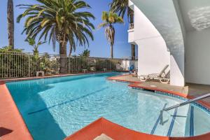 Swimmingpoolen hos eller tæt på Comfort Suites San Clemente Beach