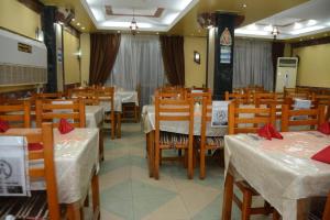 Restaurace v ubytování New Saint Catherine Hotel