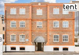Galería fotográfica de Stunning City Centre Two Bedroom Apartment With Free Parking at Tent Serviced Apartments Staines en Staines