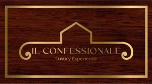 ein Holzschild für ein Luxuserlebnis mit einem Haus in der Unterkunft Il Confessionale in Castelnuovo di Porto