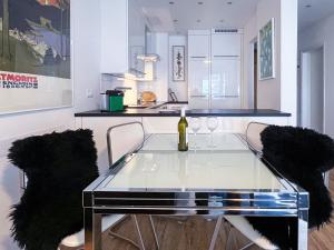 Fotografie z fotogalerie ubytování Designer Küche - Südbalkon - TG-Stellplatz - WLAN v destinaci St. Moritz