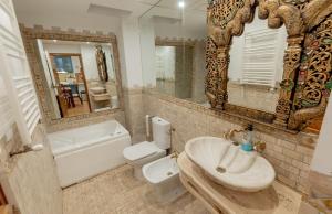 Ένα μπάνιο στο SUAY Apartments +85 φωτογραφίες
