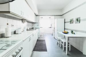 Kuchyň nebo kuchyňský kout v ubytování Funchal Downtown by ALMA Holiday Rentals