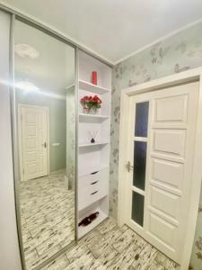 Ảnh trong thư viện ảnh của В 2 минутах від метро чудова квартира в новому домі ở Kiev