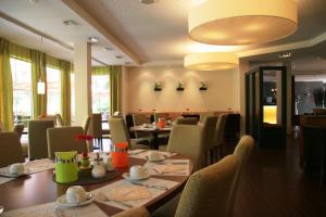 Posezení v ubytování NordWest-Hotel Bad Zwischenahn