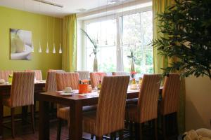 Posezení v ubytování NordWest-Hotel Bad Zwischenahn