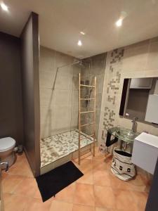 Koupelna v ubytování les JARDINS de PRATAVONE