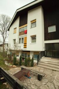 Budova, v ktorej sa apartmán nachádza