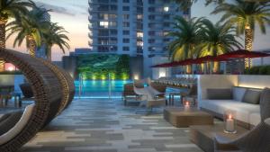 Бассейн в Global Luxury Suites Miami Worldcenter или поблизости