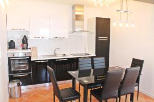 Kuchyňa alebo kuchynka v ubytovaní Apartments Jadran