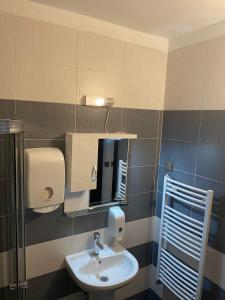 A bathroom at Lovely Аpartment in IGLIKA 2,Borovets Még 8 kép