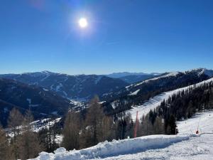 Obiekt Alpenliebe zimą
