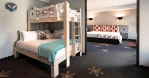 Posteľ alebo postele v izbe v ubytovaní SkyCity Hotel Auckland