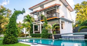 Bazén v ubytování Aqua Suites nebo v jeho okolí