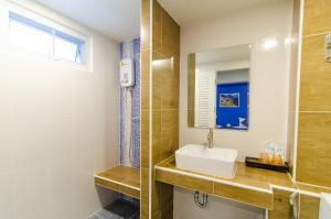 Koupelna v ubytování Bleu Marine Sattahip Hotel