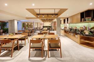 ห้องอาหารหรือที่รับประทานอาหารของ Episode Kuta Bali