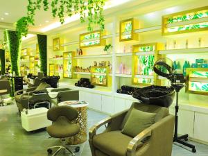 Ảnh trong thư viện ảnh của Seven Eleven Hotels and Club ở Bhayandar +65 ảnh