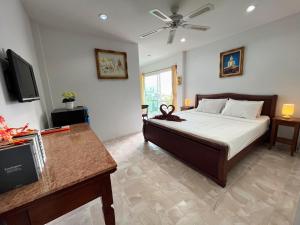 Gallery image of SR Sea View Apartments in Patong Beach
