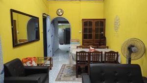 Galeriebild der Unterkunft Homestay Opah Parit Buntar, Perak in Parit Buntar