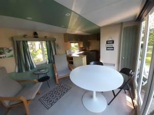 Camping Etang Du Camp的休息区