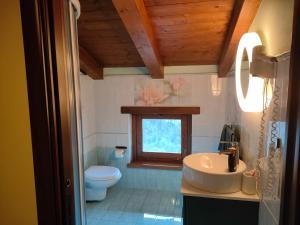 Koupelna v ubytování B&B Il Ghiro-Country House