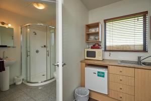 Phòng tắm tại Kaikoura Quality Suites