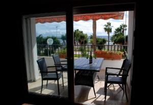 Balkon lub taras w obiekcie Beach panorama Caleta