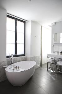 Bagno di Hôtel Quatorze