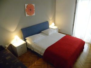 Posteľ alebo postele v izbe v ubytovaní Apartment in Pisak with sea view, loggia, air conditioning, WiFi 153-28