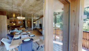 A seating area at Appartement Hauser