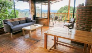 Afbeelding uit fotogalerij van Nanatu Spacious peaceful cabin in Parque Arvi in Medellín +17 foto's