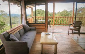 Afbeelding uit fotogalerij van Nanatu Spacious peaceful cabin in Parque Arvi in Medellín