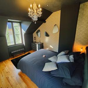 Gallery image of La Gaillardise - love room - Spa & Sauna - Espace privatif in Brive-la-Gaillarde