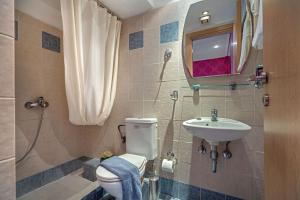 Koupelna v ubytování Zen Hotel