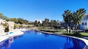 Bazén v ubytování Sol y Alma Mediterranean Apartment nebo v jeho okolí