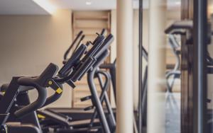 Fitness centrum a/nebo fitness zařízení v ubytování Hotel National by Mountain Hotels