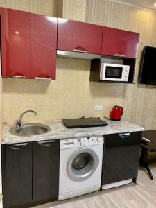 Dapur atau dapur kecil di Apartment studio-СВІТЛО ЦІЛОДОБОВО-біля вокзалу-недалеко від центру