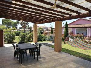 A garden outside Fattoria Palazzeta - Pet & Family Friendly